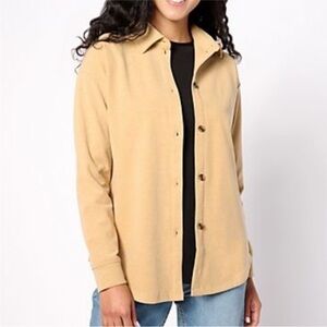 Cuddl Duds Women's Beige Button-Down shacket Shirt
A609251